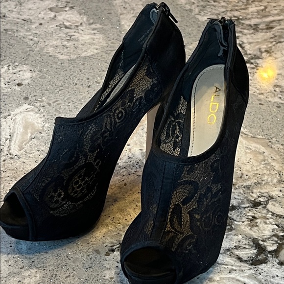 ALDO Aldo Black Lace Peep-Toe Heels Size 7.5M - Picture 8 of 9
